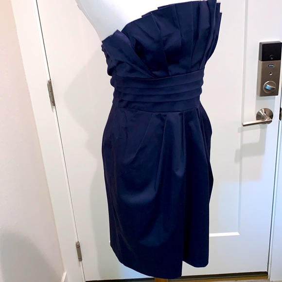 Snap Strapless Pleated Dress - Picture 6 of 17